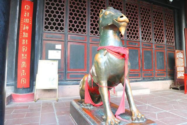 成都青羊宫“道法自然”,据说神奇的铜羊包治百病